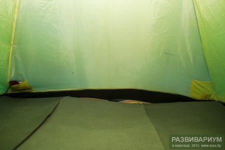 Внутри палатки